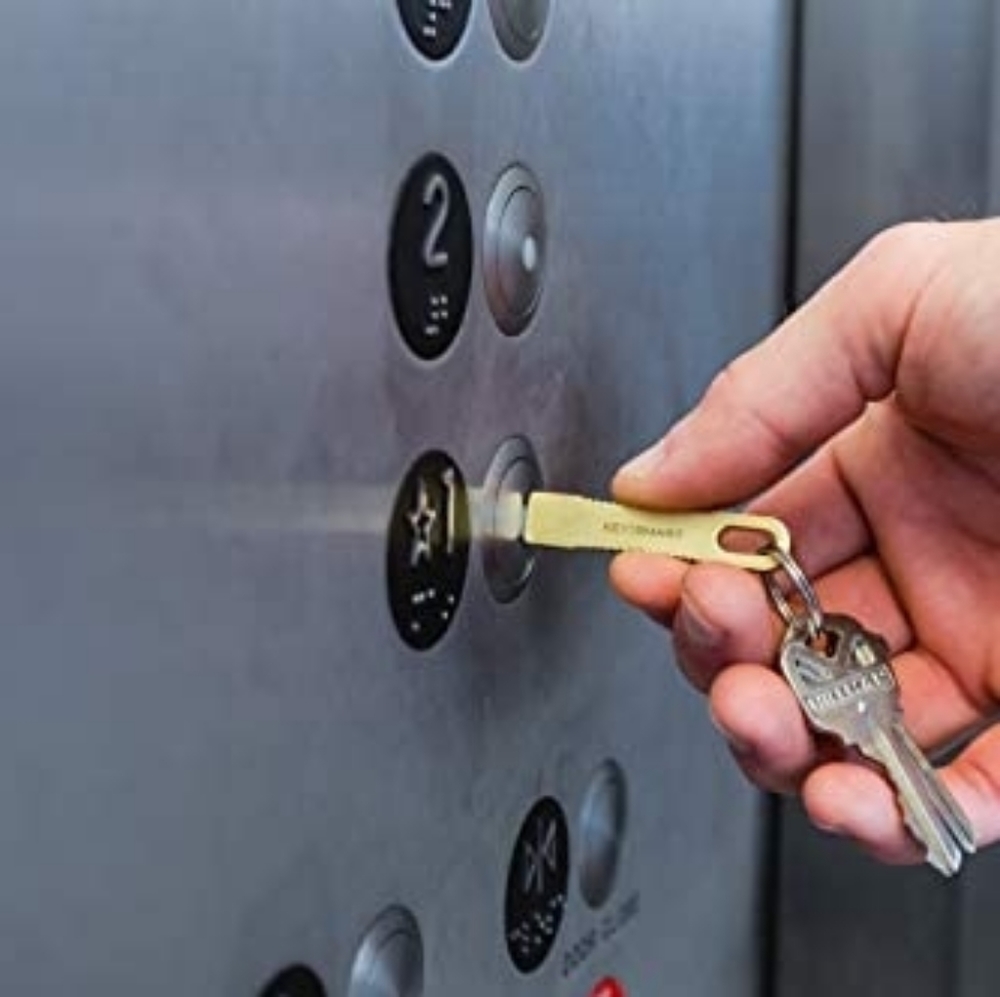 KeySmart CleanKey Mini Hand Tool and Stylus - Picture 9 of 12